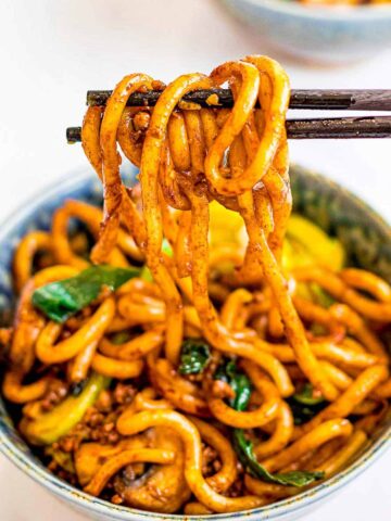 Yaki Udon | Stir Fried Udon Noodles.