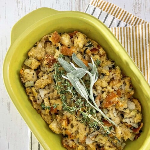 Traditional Stuffing Recipe for Two Traditional Stuffing Recipe for Two